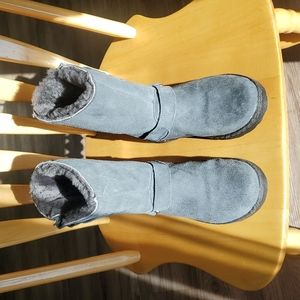 BearPaw Miriam Style boots Small size 8